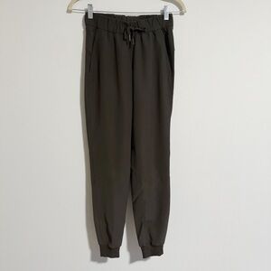 Lululemon - Dark Green On The Fly Jogger High Rise